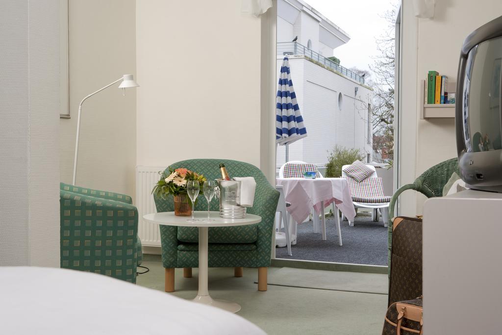 Hotel Parkfrieden 티멘도르프스트랜드 객실 사진