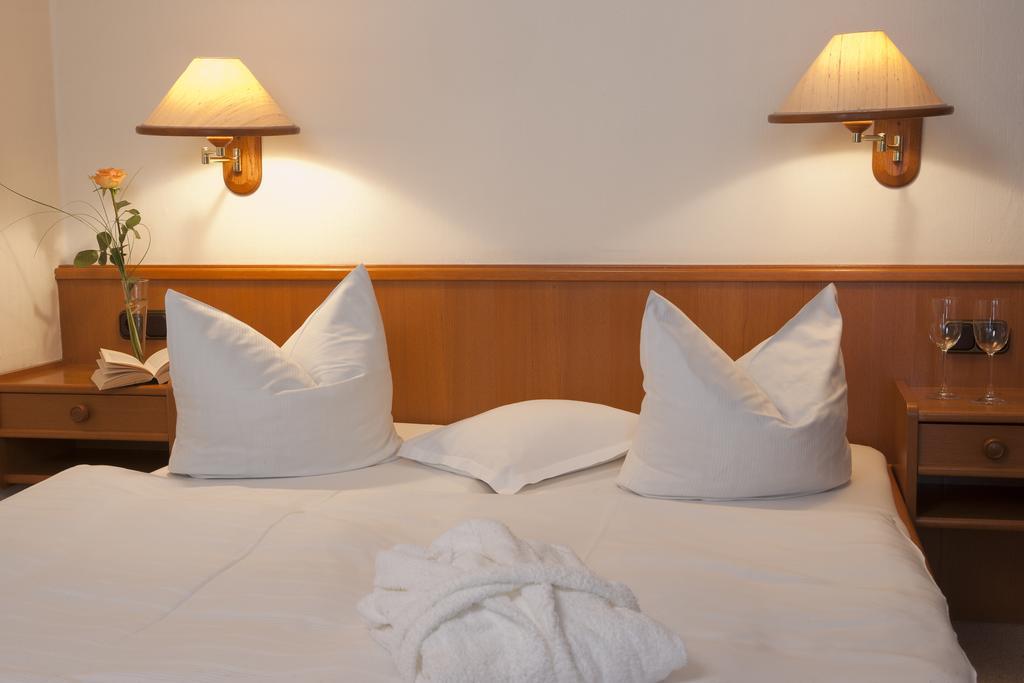 Hotel Parkfrieden 티멘도르프스트랜드 객실 사진